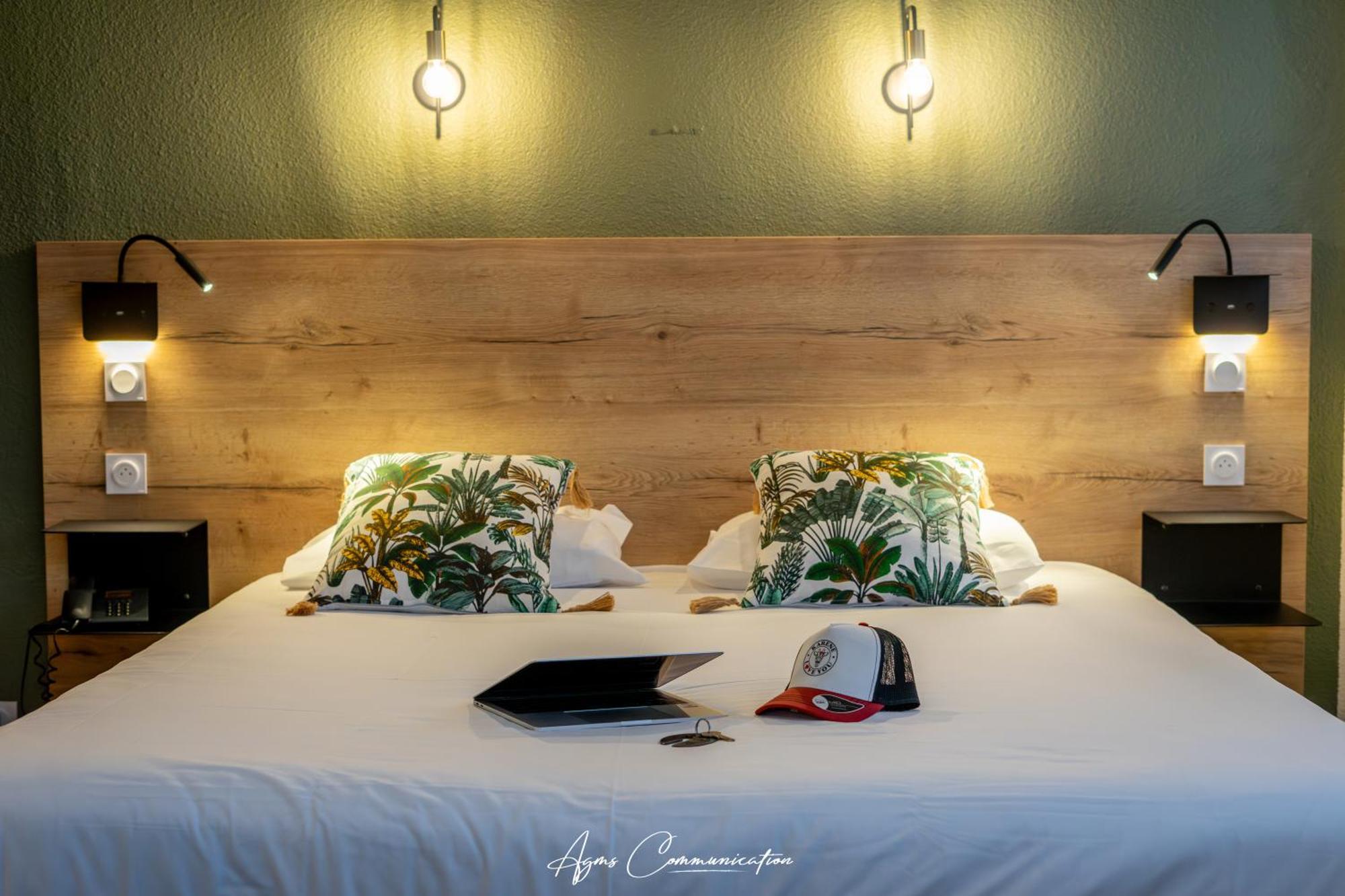 Hotel Karene Saint-Paul-les-Romans Экстерьер фото
